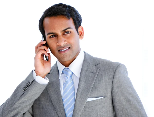 Feliz hombre de negocios tomando una llamada telefónica — Foto de Stock
