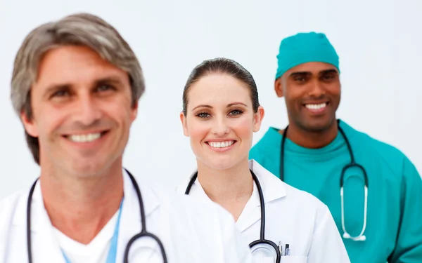 Portret uśmiechający się zespół medyczny — Zdjęcie stockowe