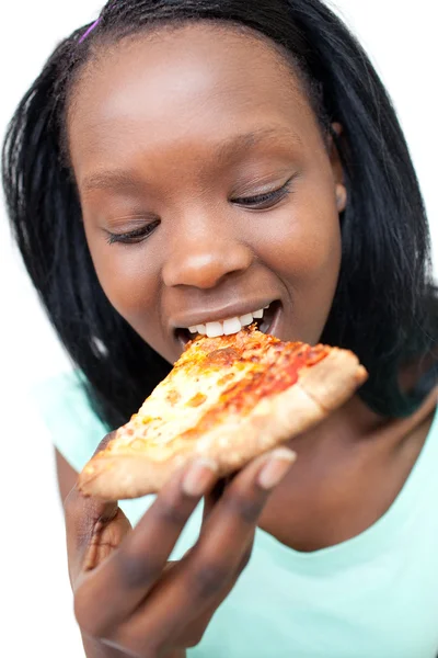 Entzückte Teenie-Mädchen essen eine Pizza — Stockfoto