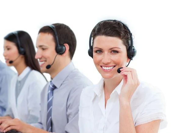 Agenti entusiasti del servizio clienti che lavorano in un call center — Foto Stock