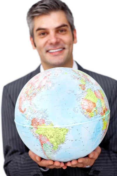 Zralé podnikatel drží zemský Globus — Stock fotografie