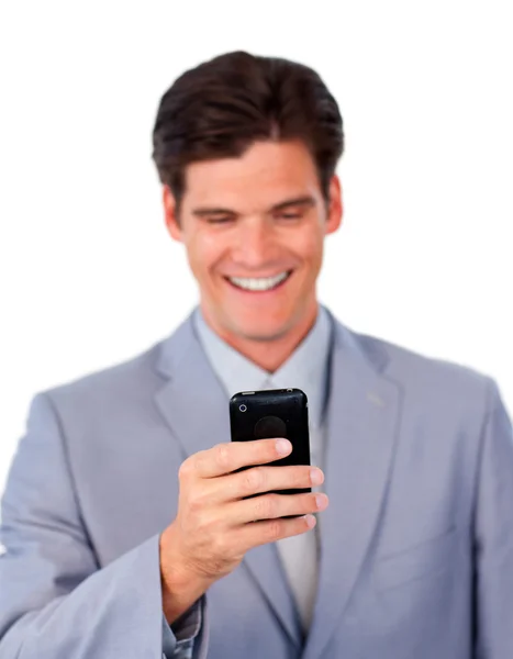 Empresário confiante usando um telefone celular — Fotografia de Stock