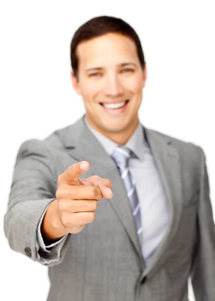 Un hombre de negocios sonriente apuntando a la cámara — Foto de Stock
