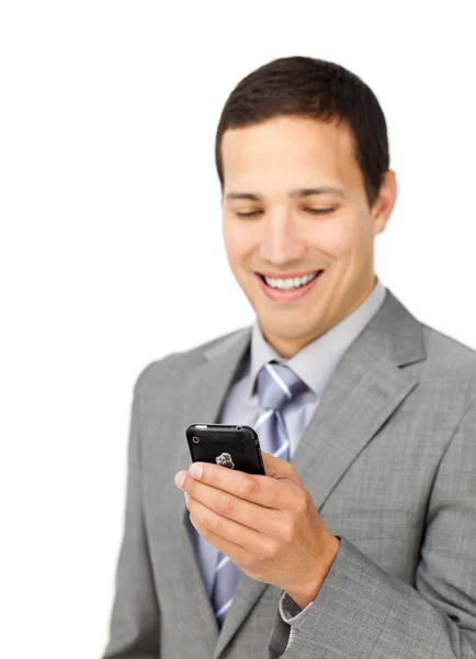 Auto-assicurato dirigente maschile utilizzando un telefono cellulare — Foto Stock