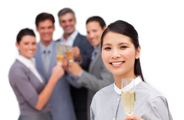 Азіатський бізнес-леді та її Команда святкування успіху — стокове фото