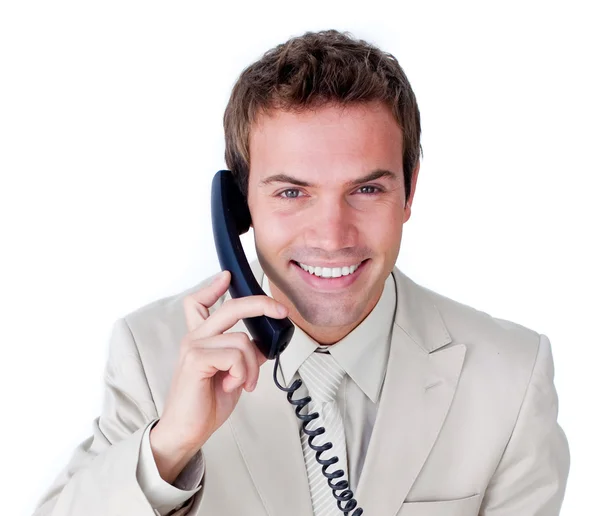 Närbild av en kaukasisk affärsman prata telefon — Stockfoto