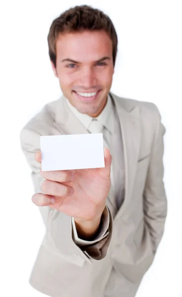 Okouzlující podnikatel drží bílou kartu — Stock fotografie
