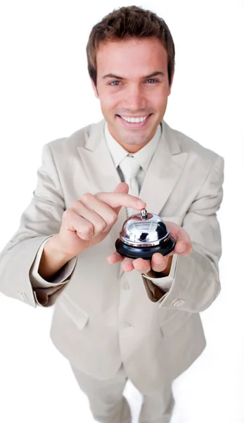 Χαμογελώντας επιχειρηματίας χρησιμοποιώντας ένα κουδούνι υπηρεσία — Φωτογραφία Αρχείου