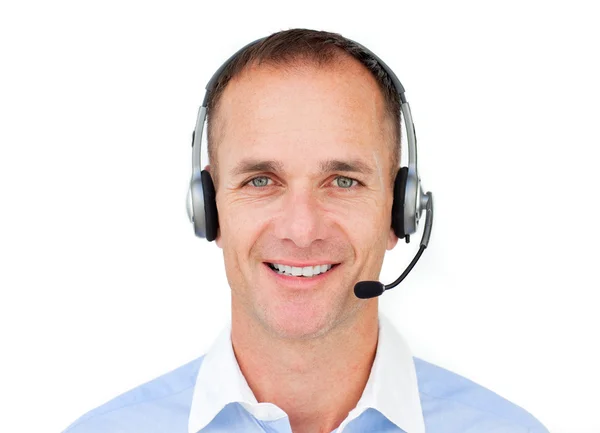 Kulaklık üzerinde konuşurken bir müşteri hizmetleri temsilcisi portresi — Stok fotoğraf