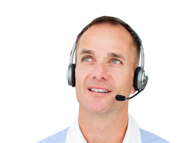 Kulaklık üzerinde konuşmak çekici müşteri hizmetleri temsilcisi — Stok fotoğraf