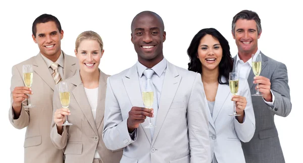 Портрет многонациональной команды бизнесменов, пьющих шампанское — стоковое фото