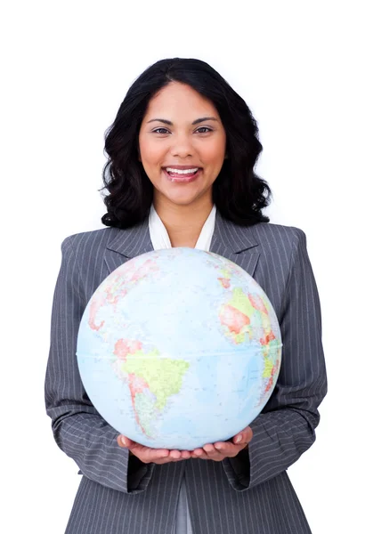 Visionäre junge Geschäftsfrau lächelt über globales Geschäft — Stockfoto
