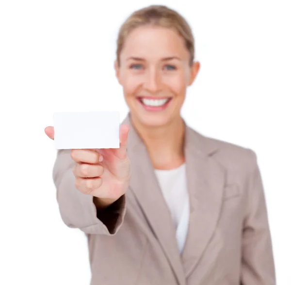 Jistý podnikatelka drží bílou kartu — Stock fotografie