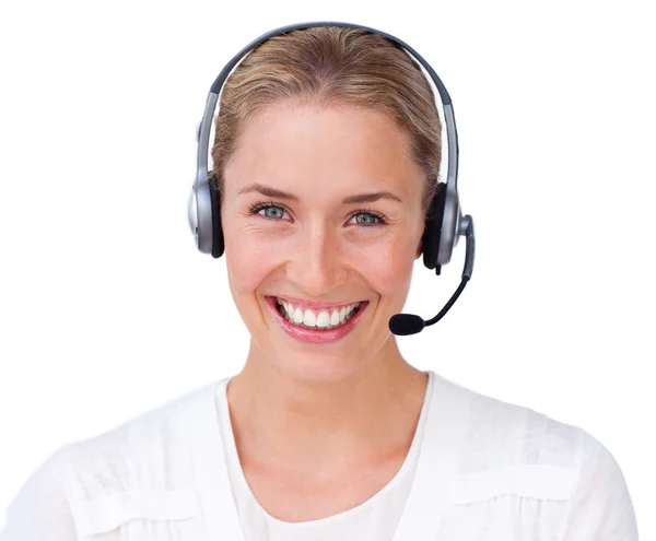 Lächelnder Kundendienstmitarbeiter mit Blick in die Kamera — Stockfoto