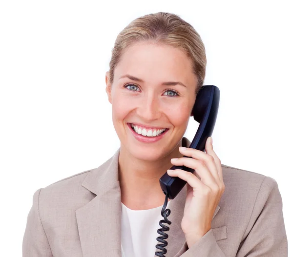 Primo piano di una donna d'affari bionda positiva al telefono — Foto Stock