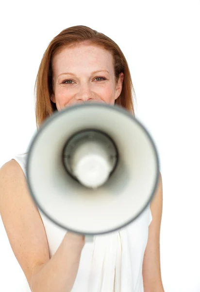 Улыбающаяся деловая женщина с помощью мегафона — стоковое фото