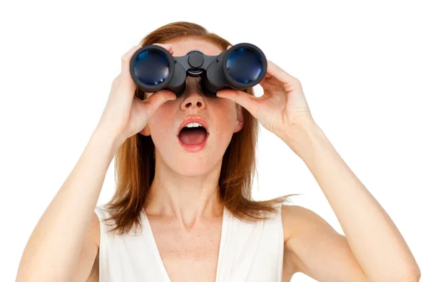 Visionaire zakenvrouw op zoek door middel van verrekijkers — Stockfoto