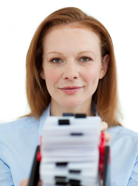 Podnikatelka drží její Vizitkář — Stock fotografie
