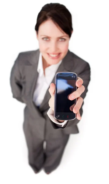 Elegante mujer de negocios mostrando un teléfono móvil —  Fotos de Stock