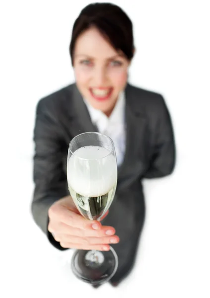 Succesvolle zakenvrouw roosteren met champagne — Stockfoto