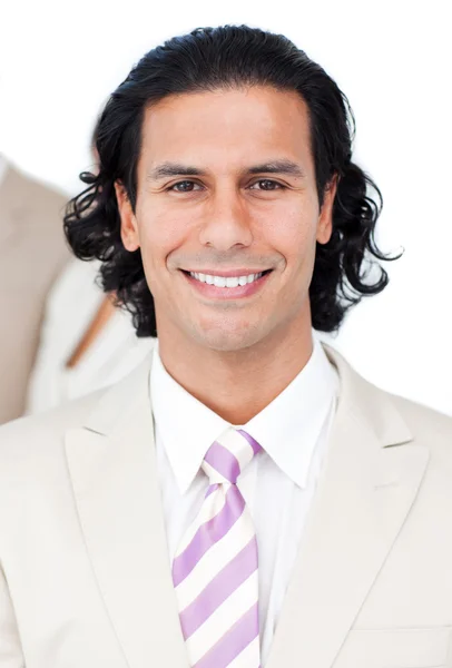 Portret van een glimlachende etnische zakenman — Stockfoto