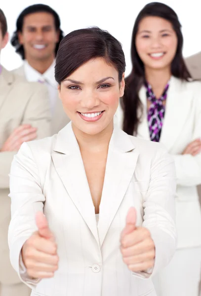 Aantrekkelijke zakenvrouw en haar team met thumbs up — Stockfoto