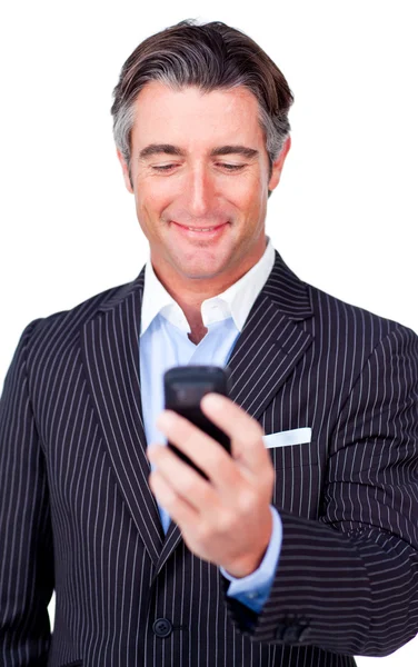 Aantrekkelijke zakenman verzenden van een bericht — Stockfoto