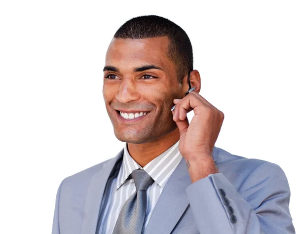 Genç müşteri hizmetleri temsilcisi ile kulaklık üzerinde — Stok fotoğraf