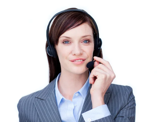 Seriöse Geschäftsfrau mit Kopfhörer — Stockfoto
