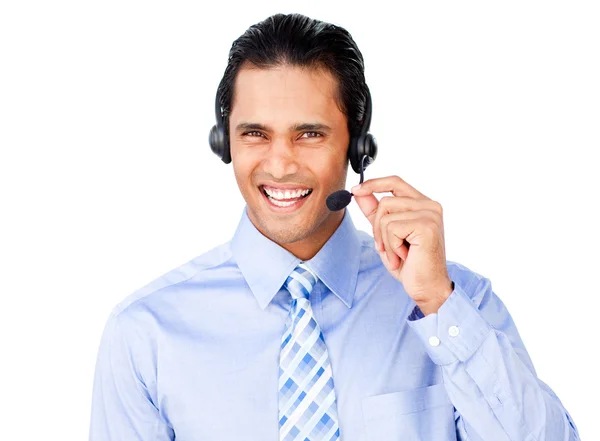 Empresário étnico com fone de ouvido em — Fotografia de Stock