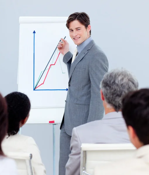 Young businessman doing a presentation — Stock Photo, Image