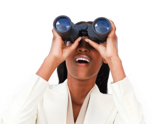 Mulher de negócios surpreso olhando através de binóculos — Fotografia de Stock