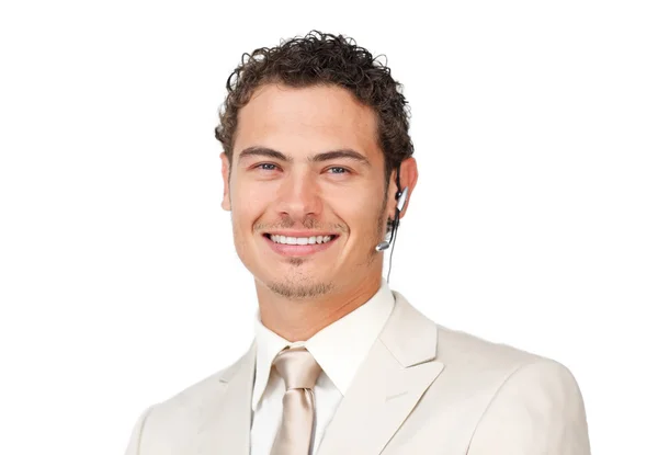 Portret młodego biznesmena, uśmiechając się do kamery — Zdjęcie stockowe