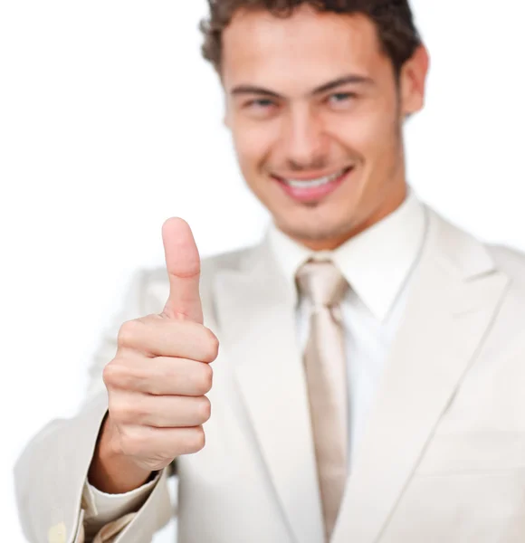 Primer plano de un hombre de negocios sonriente con el pulgar hacia arriba — Foto de Stock