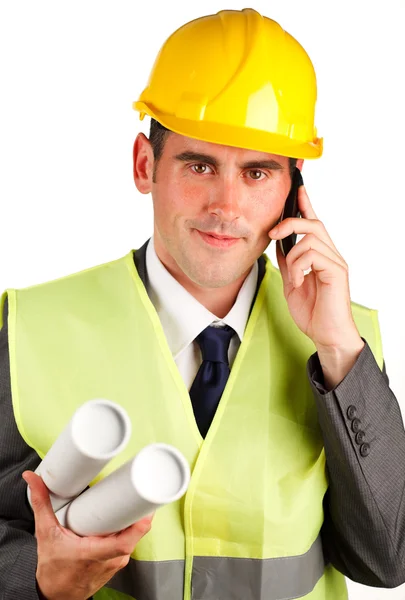 Arquiteto homem segurando planos falando ao telefone — Fotografia de Stock
