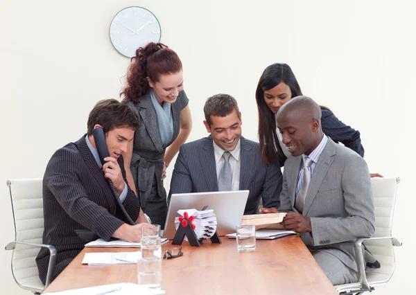 Groep van werken in een zakelijke bijeenkomst — Stockfoto