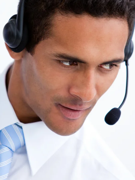 Portrait d'un homme d'affaires positif avec casque — Photo