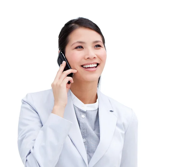 Primer plano de una mujer de negocios asiática en el teléfono — Foto de Stock