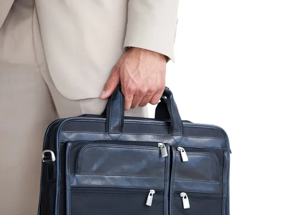 Primo piano di un uomo d'affari in possesso di una valigetta — Foto Stock