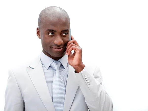 Πορτρέτο του ένα ελκυστικό επιχειρηματίας που μιλάει στο τηλέφωνο — Φωτογραφία Αρχείου