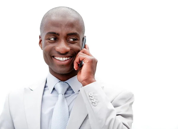 Portret van een vrolijke zakenman praten over telefoon — Stockfoto