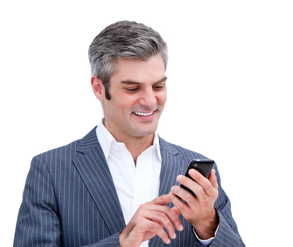 Retrato de um belo homem de negócios olhando para seu telefone — Fotografia de Stock