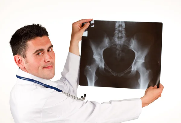 Doutor mostrando um raio-x — Fotografia de Stock