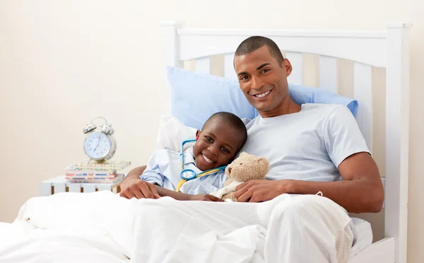 Father with his sick child — Stock Photo, Image