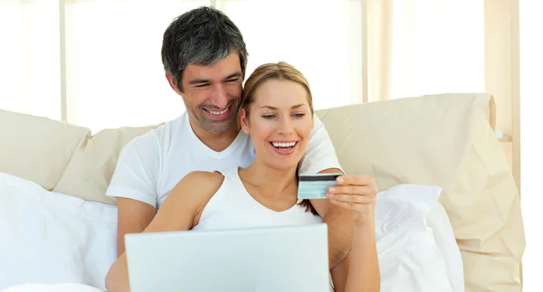 Affectionate couple buying on internet — Stock Photo, Image