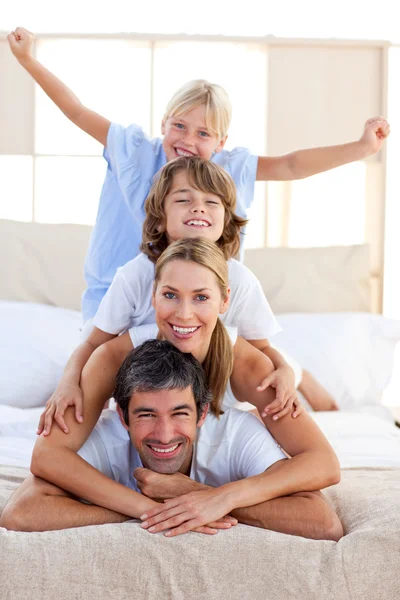 Kärleksfull familj ha kul — Stockfoto
