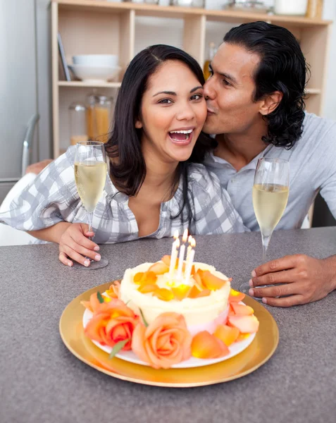 Pareja romántica celebrando —  Fotos de Stock