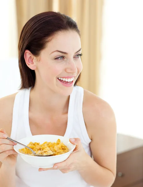 Positiv kvinna med frukost — Stockfoto