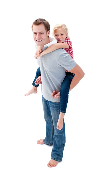Retrato de pai dando a sua filha passeio de piggyback — Fotografia de Stock