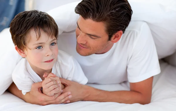 Portrait of a father and his son together — Stock Photo, Image